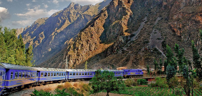 sacred-valley-train_1_orig | Yoga & Adventures Worldwide